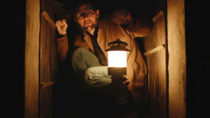 Adam Scott Membintangi Film Hokum